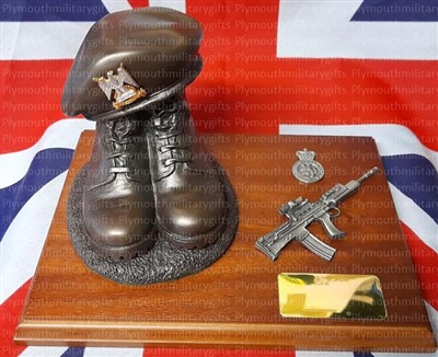 Army Cadet Force (ACF) (RSDG) Presentation Boot & Beret Figure Mahogany Base